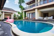 Unwind in 2BDR Ubud Villa Oceania - Huge Pool & Lawn