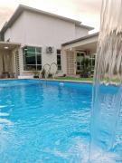 Homestay 88A Melaka for 9 pax with Private Pool, Smart TV, Netflix and Wifi