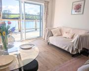 Otters Pool Studio Apartment at Galwad Y Mor