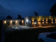 La casa de la comodidad piscina y barbacoa