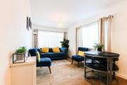 Stylish 6 Bed Detached House Stylish 6 Bed Detached House