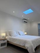 UNIQUE - Rez de jardin neuf - 10 min du Palais des Festivals