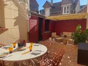 Duplex en rez-de-chaussée avec cour intérieure privée, proche de la mer, WIFI