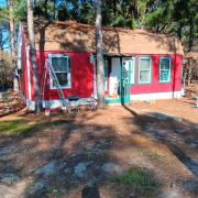 1 private bedroom and 2 loft Cabin in the Country Woods