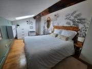 Grand appartement proche métro avec place de parking