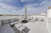 Luxury Penthouse - Rooftop Pool - 100m to the Sea