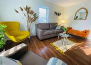 Charming Cottage in Wellingtons Heart near Beach