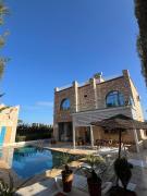 Villa Anir