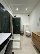 Charming 2P Nice center for 4