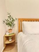 갓성비 암사역 도보 Yes24live 암사종합시장 한강공원 KSPO 2룸 2퀸 침대