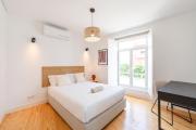 Sunny Lisbon Apartments by Soulplaces
