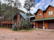 Evergreen Haven Lodge and Bunkhouse