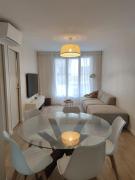 Superbe 3 chambres au centre dAntibes AC, Parking, WIFI