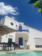 Jolie villa avec piscine et vue panoramique sur le golf