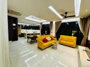 Beautiful 20-Person Villa, Walk to Beach & Market