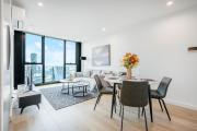 Hidden Gem Amazing Two-BR Apt Central Melbourne # 3804