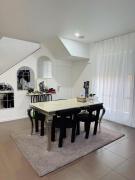 Top Caroline Springs