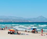 Beachfront apartments for 12 guests in Alicante - By Welcomely