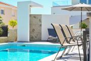 Laurus luxury Apartment with Private Pool