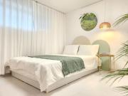 Jamsil Sports Complex Asan Hospital Samsung Hospital KSPO Lotte World Seokchon Lake and near subway Station 3 minutes and near to Gangnam Daechi COEX 10 minutes