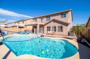 Luxurious Retreat - FREE HTD Pool - Outdoor Fun