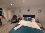 Sittingbourne 1 bed self-contained annex, with parking