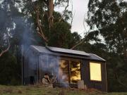 Off-Grid Cabin Surrounded by Nature - Hot Tub - Arlo