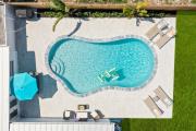 East Coast Oasis- Pool & Park Your Boat, Sleeps 8