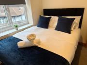 Cosy 5BR House - Near Wollaton Hall, QMC, City Centre & Nottingham University - Sleeps 9