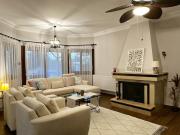 Cheerful and cozy Bungalow with pool and fireplace