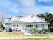 AW3 Stay close to the beach