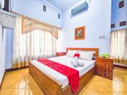 RedDoorz Syariah near Stadion Merdeka Jombang