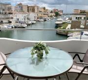 Apartamento Con Piscina - Magníficas vistas a canal - Aire Acondicionado B