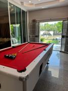 ริมน้ำบ้านแม่ อัมพวา เหมาหลัง 5 นอน พักได้ 10 คน