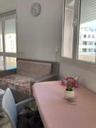 Logement moderne, près de la mer