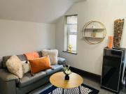 Cosy 1BR Apt, City Centre, Free Parking, By DerBnB