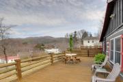 Scenic Hot Springs Retreat Near Appalachian Trail!