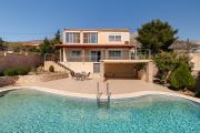 Spacious Villa With a Pool