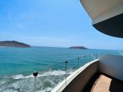 depa vista al atardecer y a pie de playa by G P S rentas