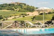 Villa con Piscina, Relax e Natura nelle Marche by WeHostYou