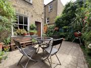 The Clapham 2Bed-Flat with Private Patio