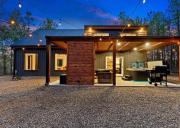 Stayhocha Creek Cabin, Playlet, Bubbling Hot tub