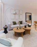 Large and Calm 2BR Apt with AC & Patio