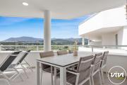 VIVI Homes - Buena Vida Family apartment with views, Pool & Gym
