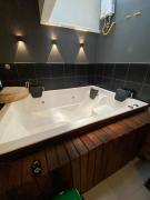 2BR House Jacuzzi & AC in Poblado Manila