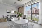 Old Town & River View Premium Apartment by Lion Apartments