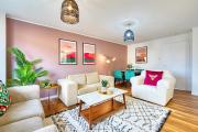 2 Bedroom Gardens Retreat with Free Parking 2 Bedroom Gardens Retreat with Free Parking
