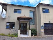 3 Bedroom home in Jbay Central, 800m from beach