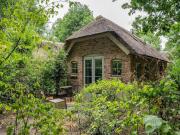 Romantic Loft w Garden Terrace