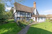 Beautiful 4 Bedroom Cotswold Thatched Cottage Beautiful 4 Bedroom Cotswold Thatched Cottage